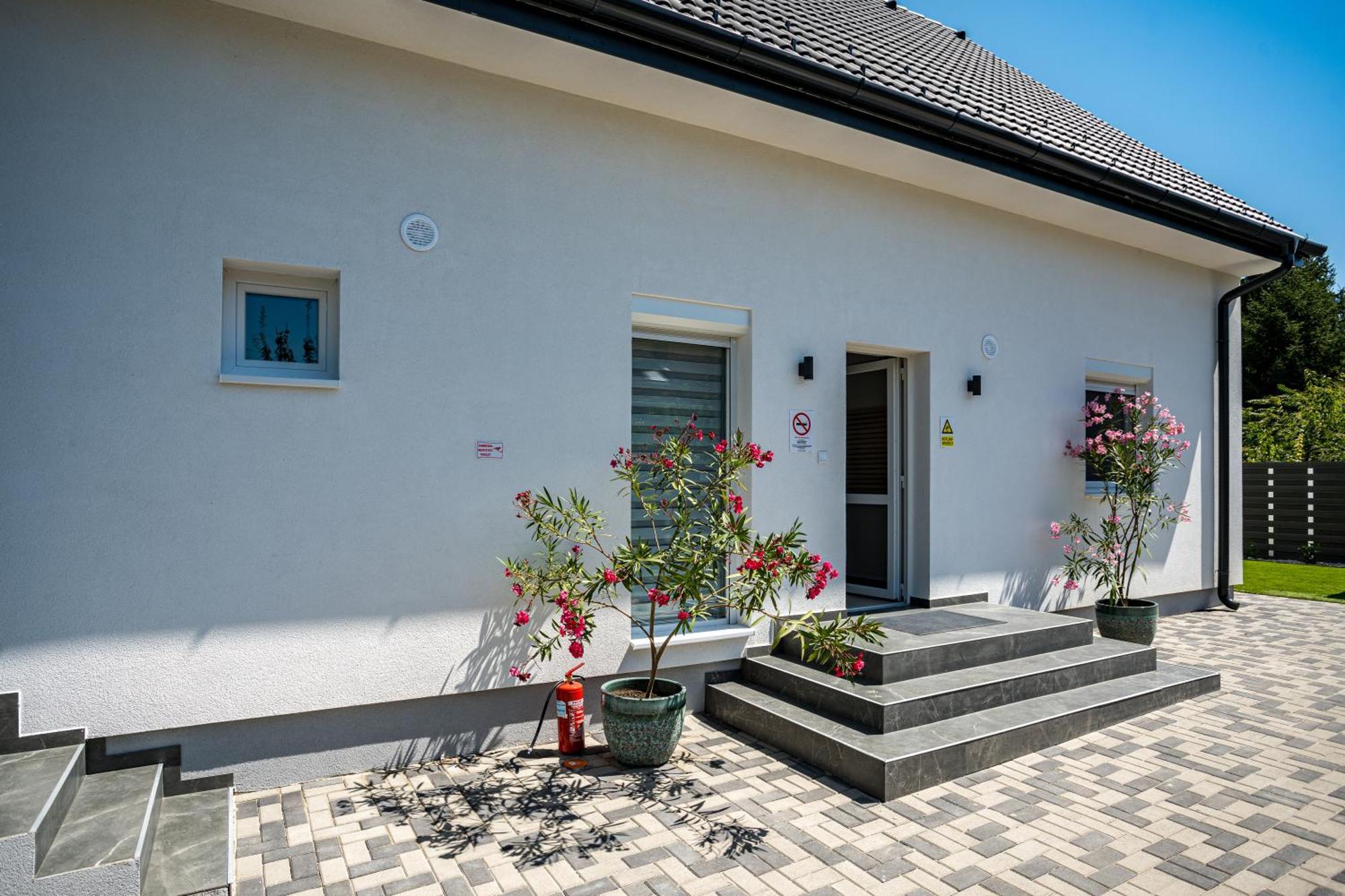Balatonic Lime Apartmanhaz Siófok Exterior foto